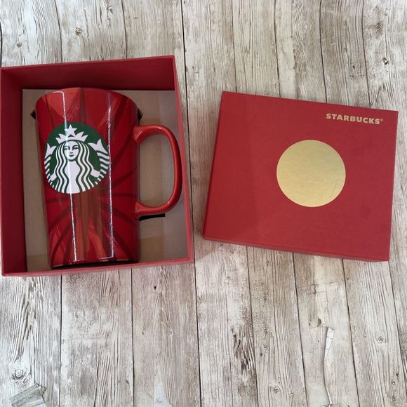 Starbucks Christmas Red Coffee Cup with Mermaid Logo 2014 - Picture 1 of 4